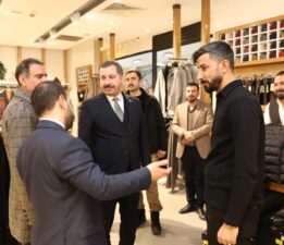 BAŞKAN BAYDİLLİ ESENTEPE’DE ESNAF VE VATANDAŞLARLA BİR ARAYA GELDİ