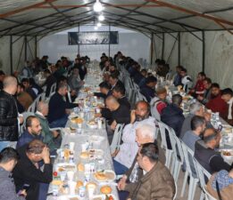 VATANDAŞLAR İFTAR SAATİNDE AYNI SOFRAYI PAYLAŞTI