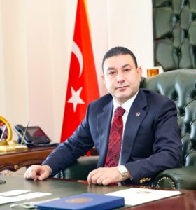 ŞANLIURFASPOR’DA YENİ YÖNETİM BELLİ OLDU: BAŞKAN ÖZYAVUZ DESTEĞİNİ AÇIKLADI BAŞARI DİLEDİ
