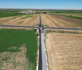 BÜYÜKŞEHİR’İN SURUÇ KIRSALINDA YOL ATAĞI SÜRÜYOR