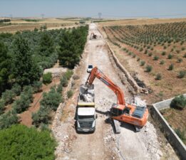 HALİLİYE İLE SİVEREK’İ BİRBİRİNE BAĞLAYAN GRUP YOLU SICAK ASFALTA KAVUŞUYOR