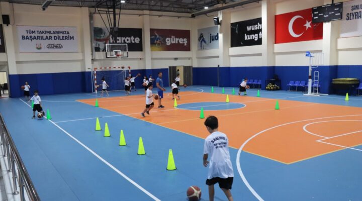 ŞANLIURFA BÜYÜKŞEHİR BELEDİYESİ’NDEN ÇOCUKLARA PROFESYONEL BASKETBOL EĞİTİMİ