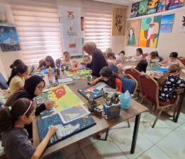 BÜYÜKŞEHİR, BİNLERCE GENCİ GENÇLİK MERKEZLERİNDE BULUŞTURUYOR